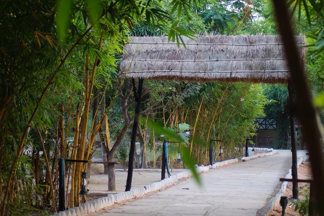 Mogli Resort Kanha Luaran gambar