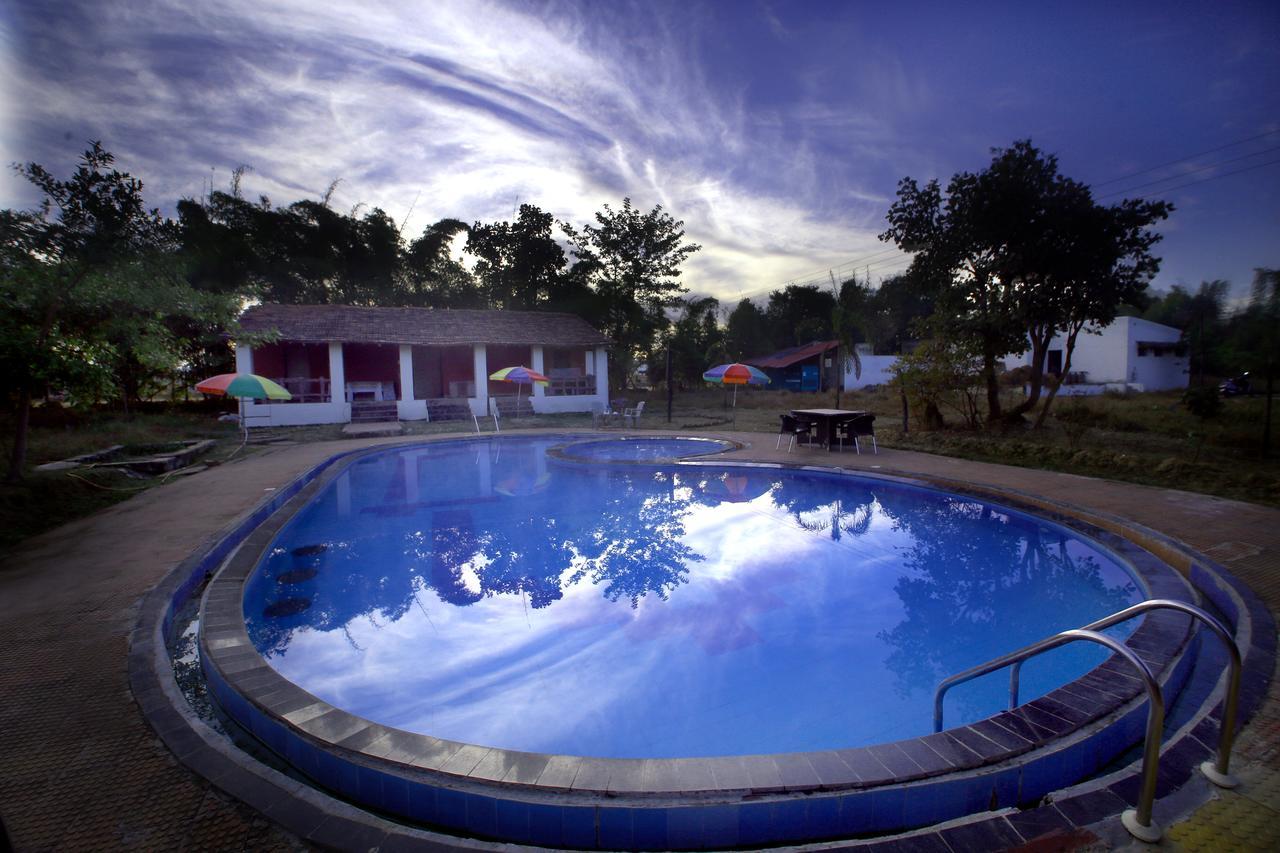 Mogli Resort Kanha Luaran gambar